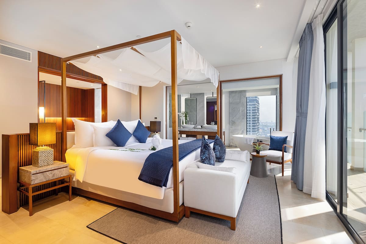 Presidential Suite | 1 bedroom, minibar, in-room safe, desk