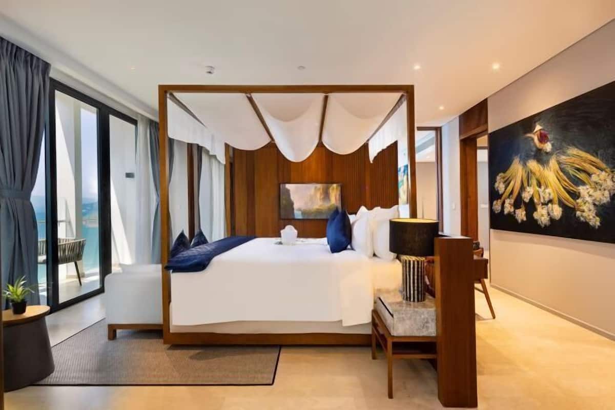 1 chambre, minibar, coffres-forts dans les chambres, bureau
