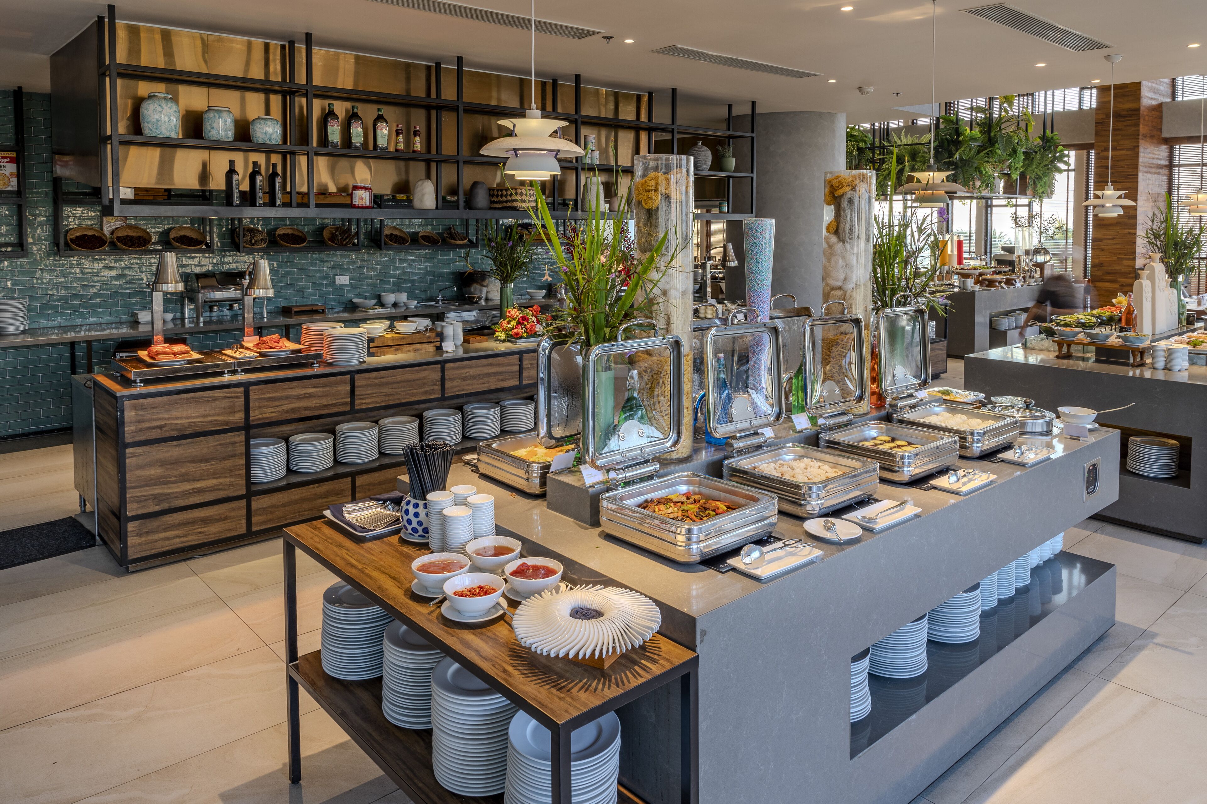 Daily buffet breakfast for a fee