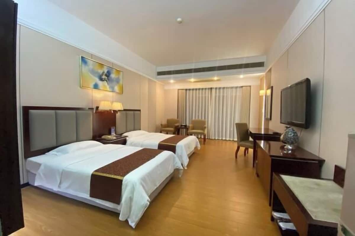 1 bedroom, blackout curtains, soundproofing, free WiFi