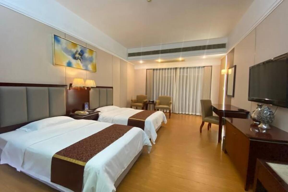 Cortinas opacas, sistema de insonorización, wifi gratis y ropa de cama