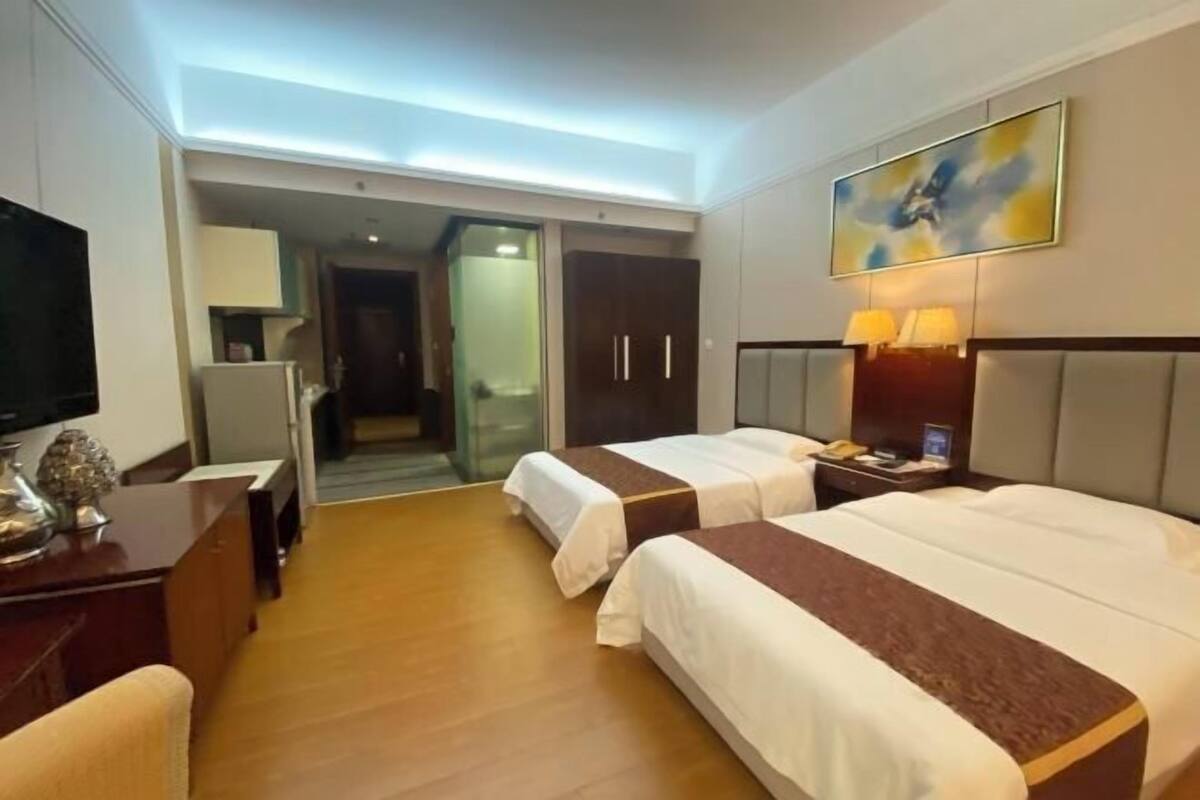 Cortinas opacas, sistema de insonorización, wifi gratis y ropa de cama