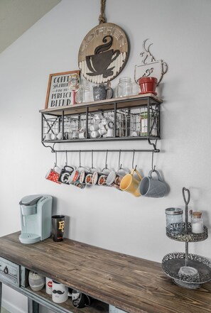 Interior - The Cozy Wacoan, Welcome and Enjoy (Waco)