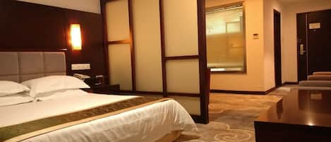 Executive Double Room | Desk, free WiFi