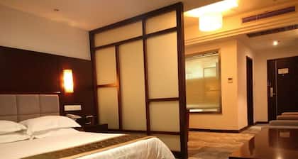 Jiuhuashan Center Hotel