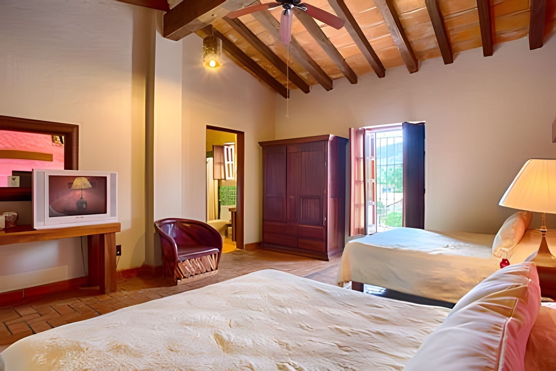 6 soverom, strykejern/-brett og internettilgang