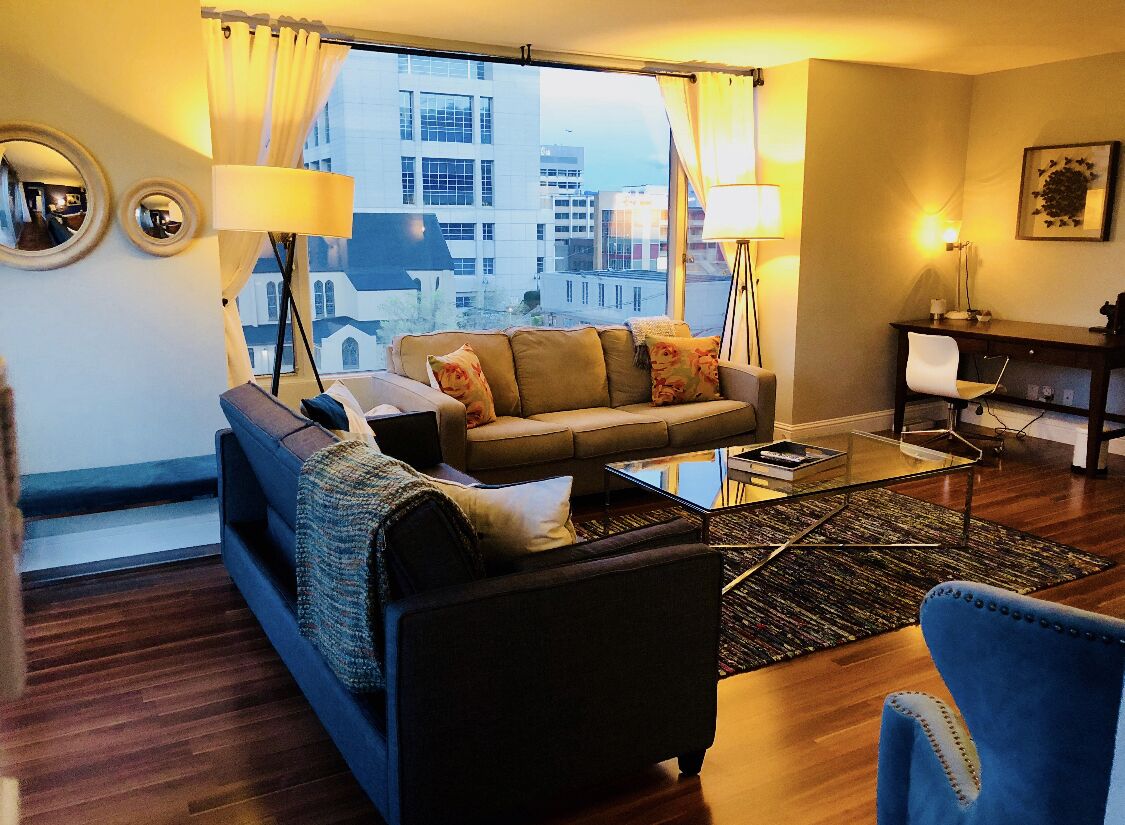 Stunning Views On Riverwalk Wow Factor 1BR 2BA