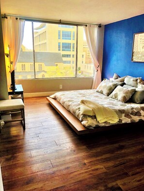 1 bedroom, WiFi, bed sheets - Stunning Views On Riverwalk Wow Factor 1BR 2BA (Reno)