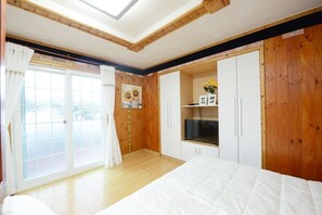 Individually decorated, individually furnished, free WiFi - Sydney Pension (Taean)