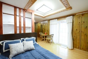 Casa familiar (2nd floor) | Decoración individual, mobiliario individual, wifi gratis