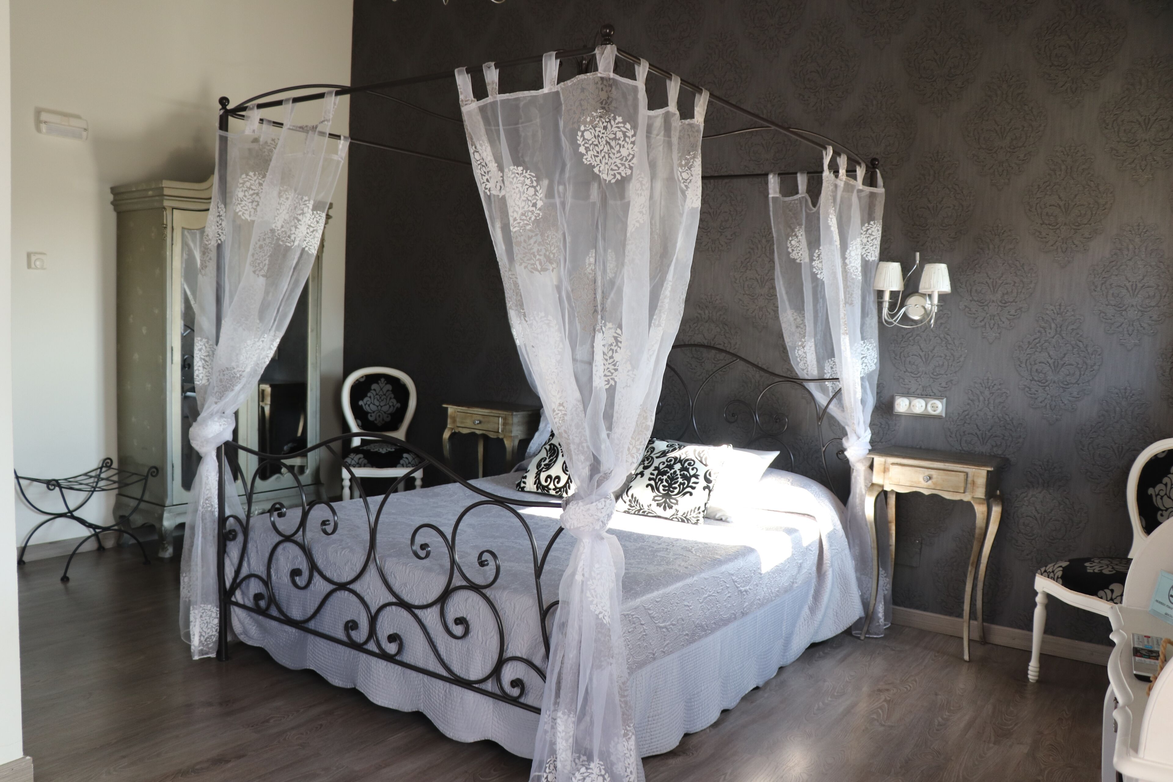 CHARMING POSADA SITUATED IN THE HEART OF THE REGION OF RIOJA ALTA (HARO ..)