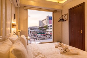 City Double Room (AC 9) | Individually decorated, individually furnished, desk, laptop workspace