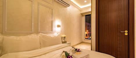 Standard Double Room (AC 3) | Dihias secara berasingan, dilengkapkan perabot secara berasingan, meja 