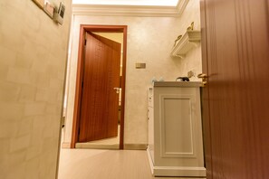 Couple Double Room (CJ 2) | Bathroom | Shower, rainfall showerhead, free toiletries, hair dryer - CJ Residence (Kota Kinabalu)