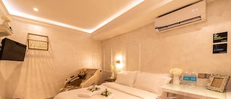 商務雙人房 (CJ 3) | 獨特設計、書桌、手提電腦工作空間、遮光窗簾/窗簾