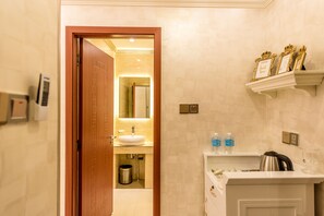 Couple Double Room (CJ 2) | Bathroom - CJ Residence (Kota Kinabalu)