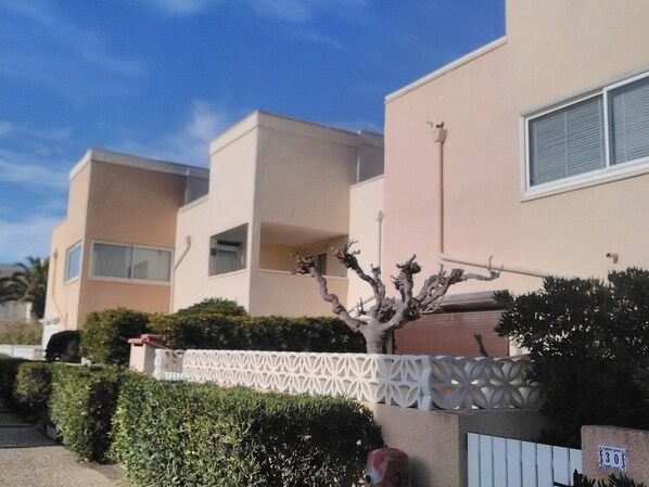 Exterior detail - T3 in Languedoc seaside resort (Port Leucate)