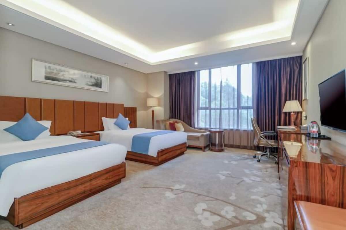 1 bedroom, minibar, in-room safe, blackout curtains