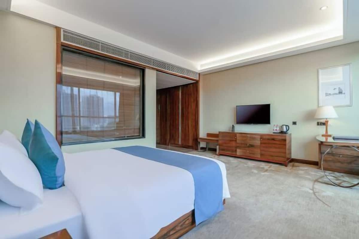 1 bedroom, minibar, in-room safe, blackout curtains