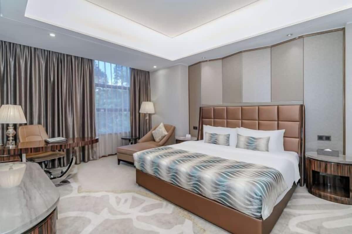 Minibar, caja fuerte, cortinas opacas y sistema de insonorización