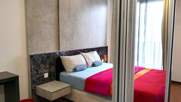 1 habitación, tabla de planchar con plancha, wifi y ropa de cama