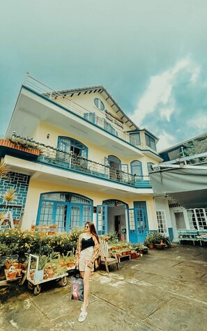 Fachada de la propiedad