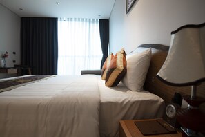 Deluxe Room | Minibar, in-room safe, desk, blackout drapes - CD Hotel Bac Ninh (Bac Ninh)