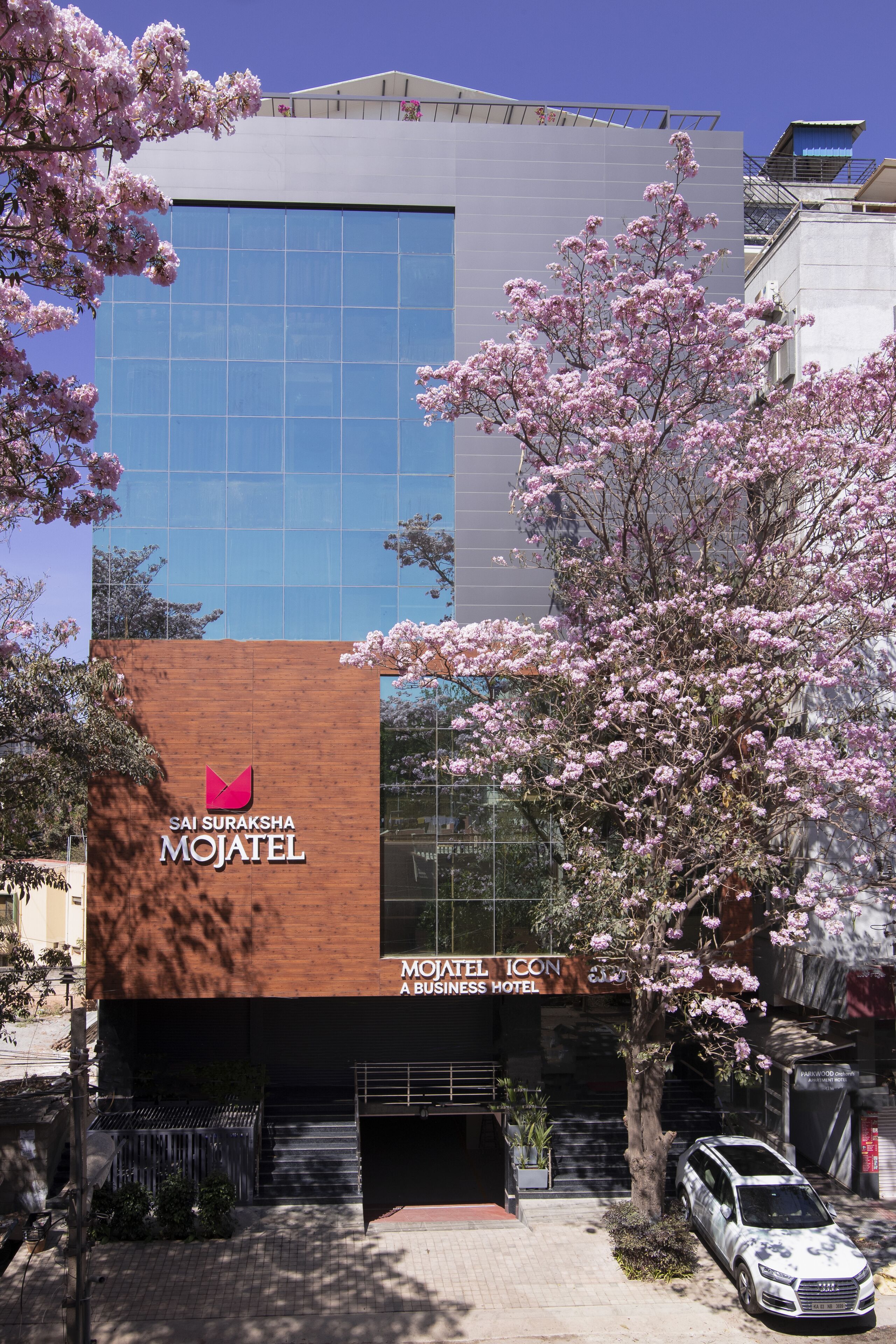 ด้านหน้าที่พัก