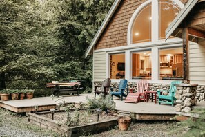 Cabin, 2 Bedrooms, Smoking, Fireplace | Exterior