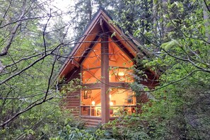 Exterior - Snowline Cabin #4 - Pet-friendly Cedar Cabin With a Private Outdoor hot Tub! (Deming)