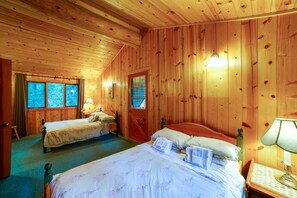 Cabin, 2 Bedrooms, Fireplace