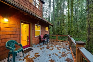 Cabin, 2 Bedrooms, Fireplace | Terrace/patio