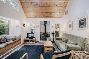 Chalet, 5 Bedrooms, Fireplace | Living room