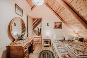 Cabin, 2 Bedrooms, Fireplace
