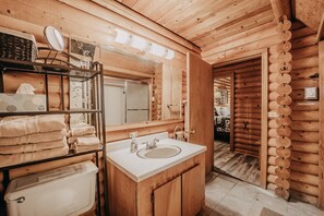 Cabin, 2 Bedrooms, Fireplace | Bathroom