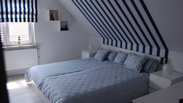 2 bedrooms, iron/ironing board, free WiFi, bed sheets