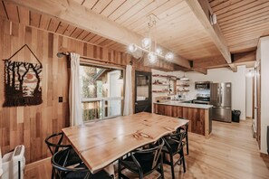 Chalet, 3 Bedrooms, Balcony | Dining room