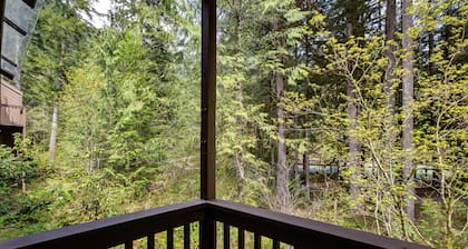 Snowater Condo #28 - Ground Floor - Sleeps 4
