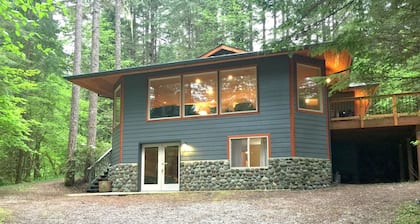 Snowline Cabin #29 - An Ultra Custom Family Vacation Home!