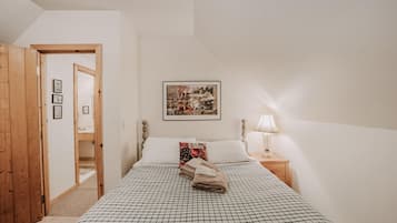 Chalet rustique, 3 chambres, foyer, vue sur la montagne | 3 chambres