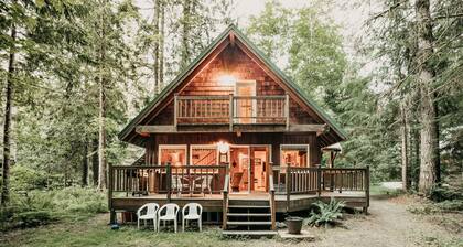 Baker Rim Cabin 32 - Cute, Private, 2-story Family Cabin