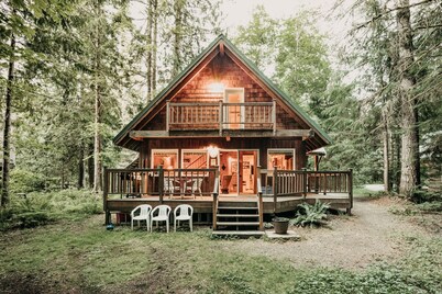 贝克山脊小屋 32 - 可爱，私密，两层家庭小屋