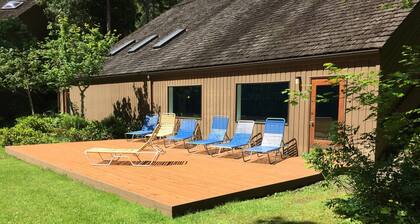 Snowater Condo Story Condo With Wifi- Sleeps 4 - Beautifully Decorated