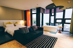 Blackout curtains, free WiFi, bed sheets