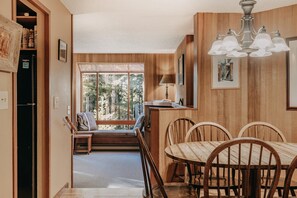 Condo, 3 Bedrooms, Fireplace | Dining room