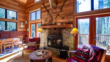 Cabin, 2 Bedrooms, Fireplace | Living room