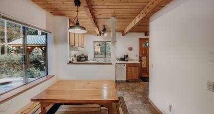 Mt Baker Lodging - Cabin 67 - Private 2-story Cabin With a Private hot tub
