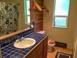 Cabin, 1 Bedroom, Smoking, Fireplace | Bathroom