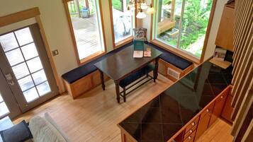 Cabin, 1 Bedroom, Smoking, Fireplace | Dining room