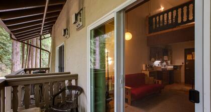 Snowline Lodge - Condo 56 - Sleeps 4 - Close to Mt Baker Now has Wifi